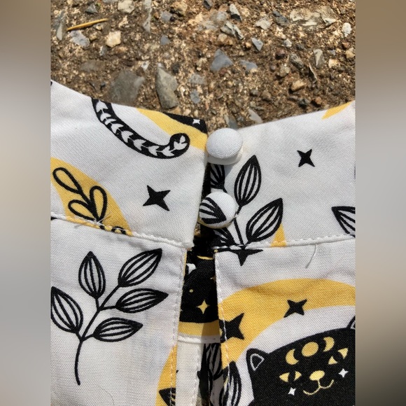 NWT ModCloth Collared Tank Top, Cat & Moon Pattern, Size Medium - Picture 7 of 8